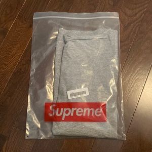 Supreme grey small box tee